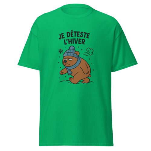 T-shirt Je déteste l’hiver vert avec illustration humoristique d’un ours grognon habillé pour le froid.