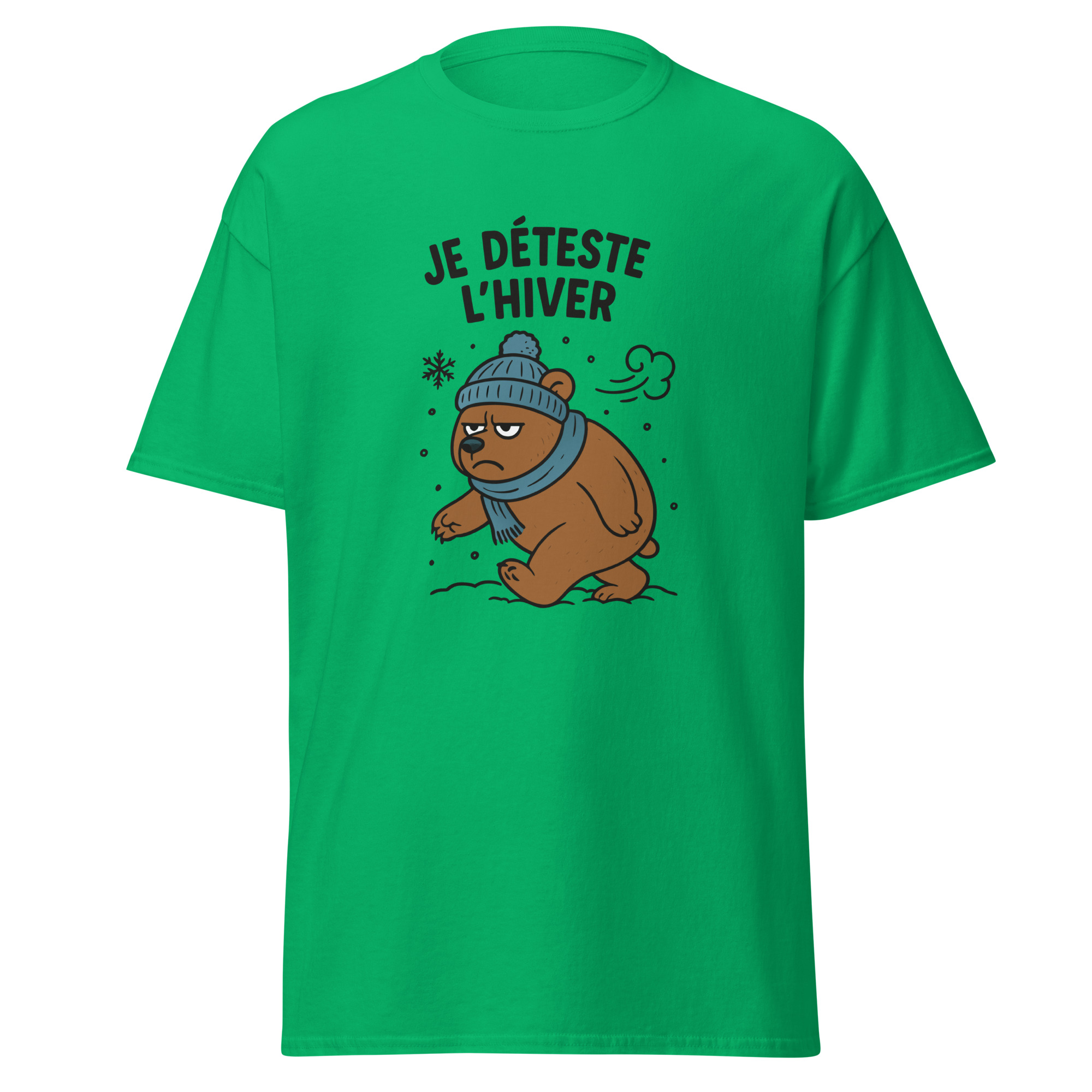 T-shirt Je déteste l’hiver vert avec illustration humoristique d’un ours grognon habillé pour le froid.